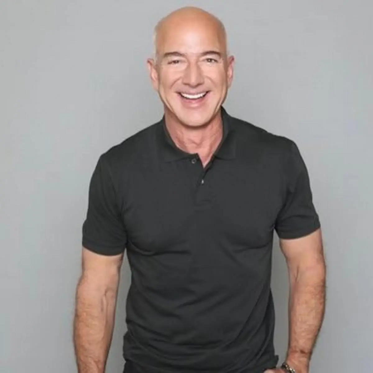 https://images.class.atexcloud.io/view/acePublic/alias/contentid/19f3d005-8ef6-42fe-b23f-90e6b5033c9b/0/jeff-bezos.webp