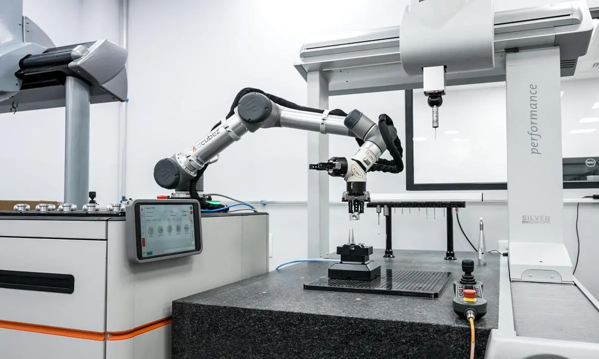 https://images.class.atexcloud.io/view/acePublic/alias/contentid/1e82288e-b99e-41d9-86c8-47524cf0186a/0/universal-robots.webp