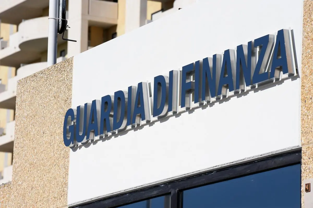 Prezzo della benzina, stretta anti-speculazione della Guardia di Finanza