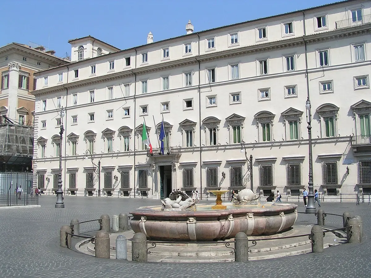 https://images.class.atexcloud.io/view/acePublic/alias/contentid/2e1d53c3-115d-4389-aa9c-3fa655736e2b/0/palazzo-chigi-jfif.webp