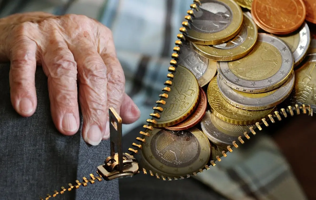 https://images.class.atexcloud.io/view/acePublic/alias/contentid/350cce47-758b-49b7-9bf1-c6598c9c1579/0/alexas_fotos-old-people-1555705-jpg.webp