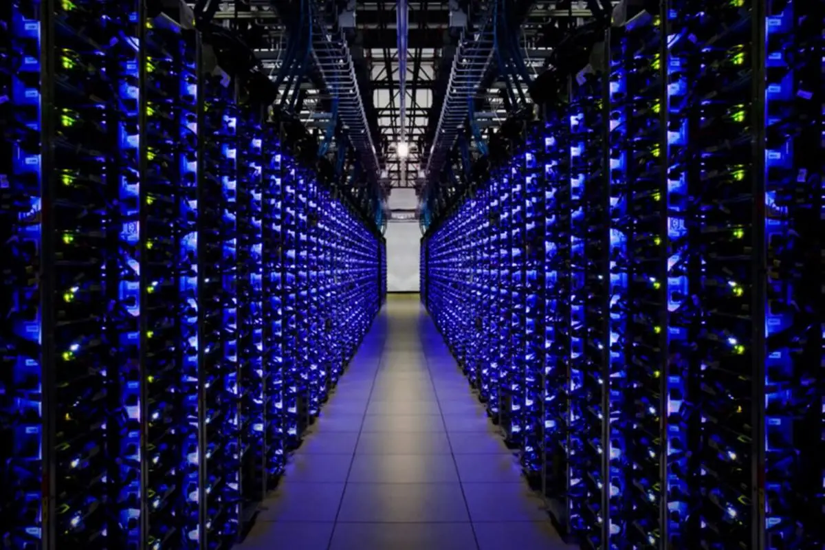 https://images.class.atexcloud.io/view/acePublic/alias/contentid/41c2a7b3-cc11-4cd2-bb77-6645c4414b83/0/computer-quantistico-google.webp