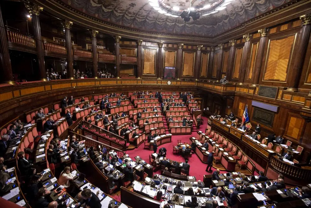 https://images.class.atexcloud.io/view/acePublic/alias/contentid/41e60b90-3d33-4e76-9967-cbcaf76940b3/0/senato-modifica-dell-articolo-416-ter-del-codice-penale.webp