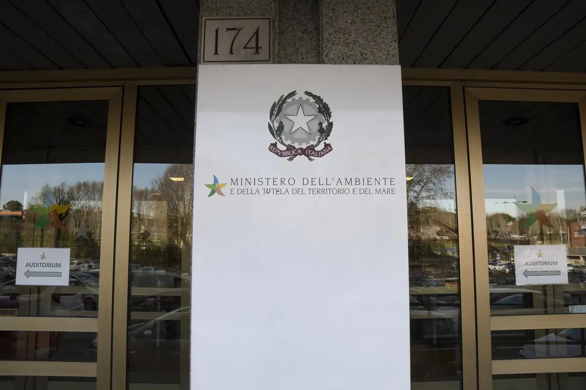 https://images.class.atexcloud.io/view/acePublic/alias/contentid/48359849-9d5d-4257-a04f-eda41921e296/0/ministero-dell-ambiente-e-della-tutela-del-territorio-e-del-mare.webp