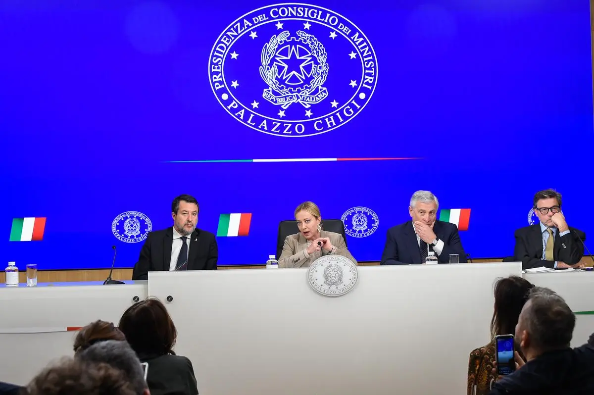 https://images.class.atexcloud.io/view/acePublic/alias/contentid/4bc2f766-ef3a-44ad-a382-f586208f3b0c/0/conferenza-stampa-dopo-il-cdm.webp