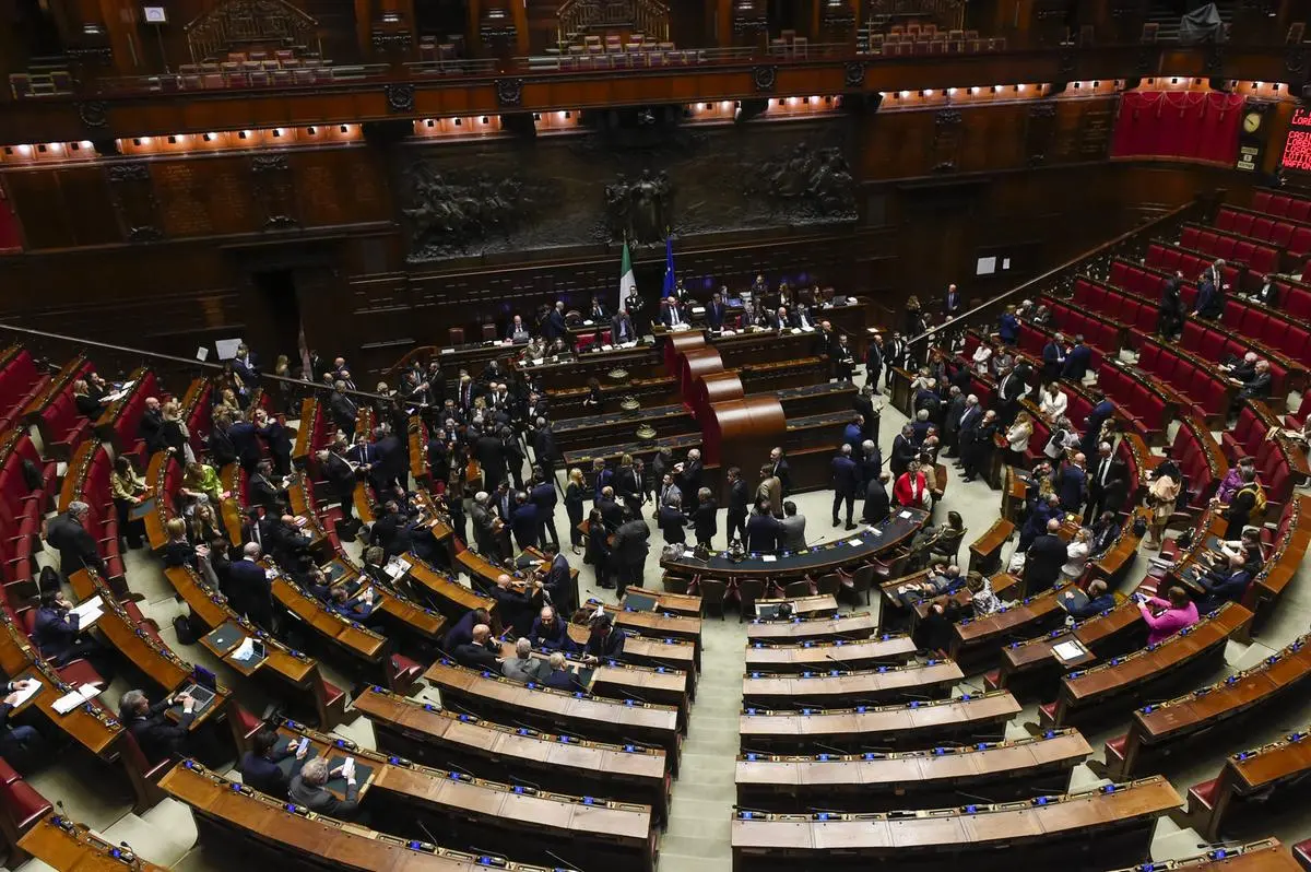 https://images.class.atexcloud.io/view/acePublic/alias/contentid/4cf02960-e219-4405-a951-4bf7bc2ed774/0/camera-parlamento-convocato-per-eleggere-un-giudice-costituzionale.webp