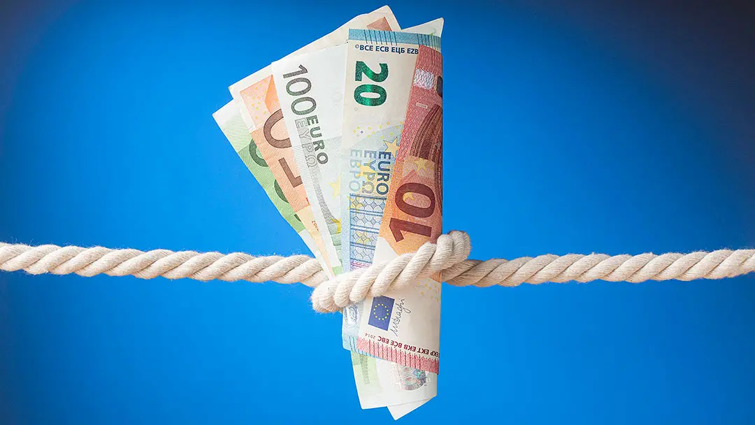 https://images.class.atexcloud.io/view/acePublic/alias/contentid/4eabfcc1-2527-44ea-a67a-dbd43be4fab2/0/arrangement-banknotes-rope-jpg.webp
