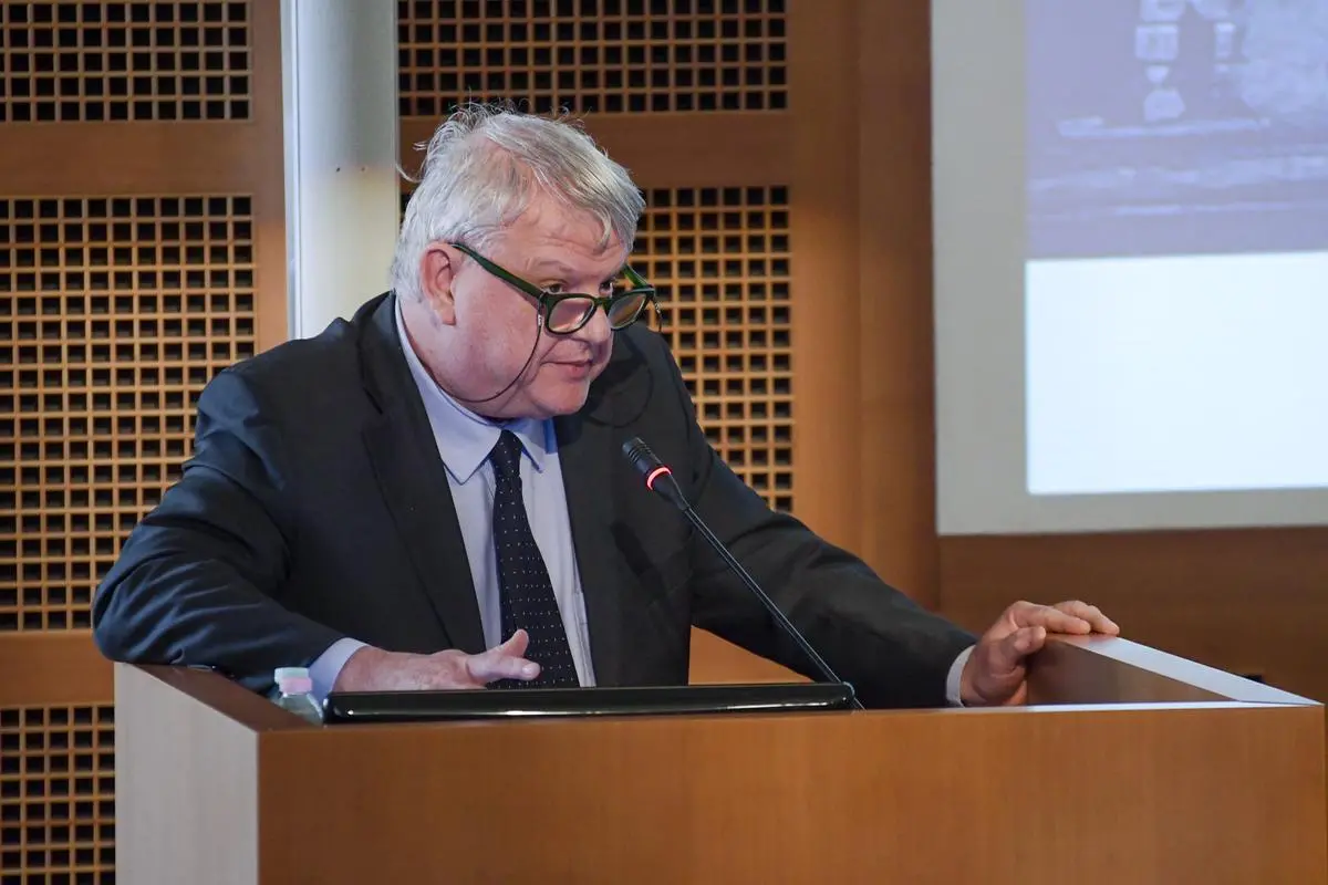https://images.class.atexcloud.io/view/acePublic/alias/contentid/52e8e858-63a2-486b-9b66-ea6592903c42/0/inaugurazione-del-corso-di-alta-formazione-la-sfida-della-sostenibilita.webp