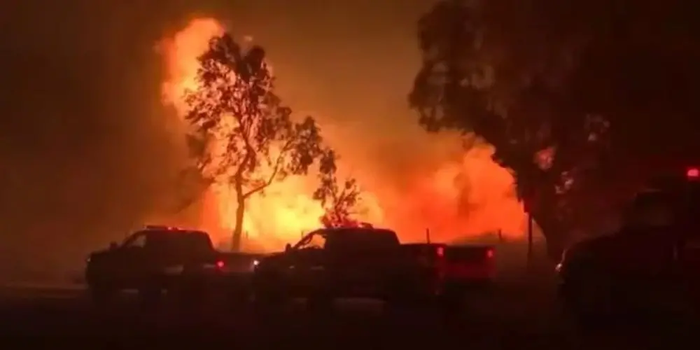 Incendi a Los Angeles: stato di emergenza dichiarato, 30mila persone evacuate, ville delle star in pericolo