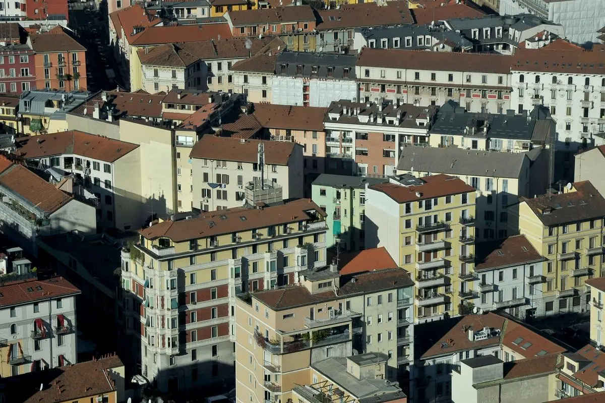 https://images.class.atexcloud.io/view/acePublic/alias/contentid/6366b91a-83ba-4cba-a1aa-ae387f94b527/0/mercato-immobiliare-abitazioni.webp