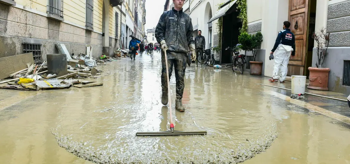 https://images.class.atexcloud.io/view/acePublic/alias/contentid/649a2bcb-34aa-4623-b97e-a017520ec416/0/alluvione-in-emilia-romagna.webp