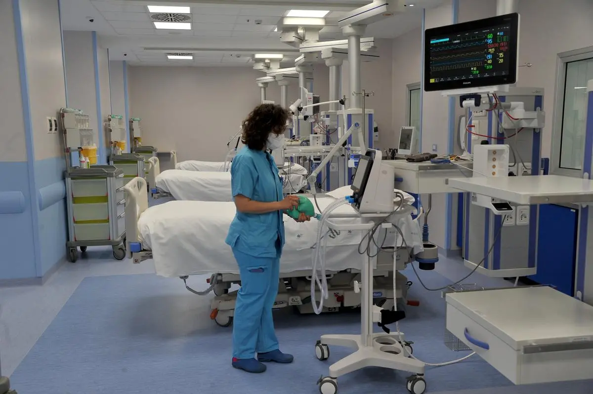 https://images.class.atexcloud.io/view/acePublic/alias/contentid/65b09499-55b5-4fbe-836c-4b702b5fd6d9/0/ospedale-san-paolo-nuovo-reparto-di-rianimazione-e-terapia-intensiva.webp