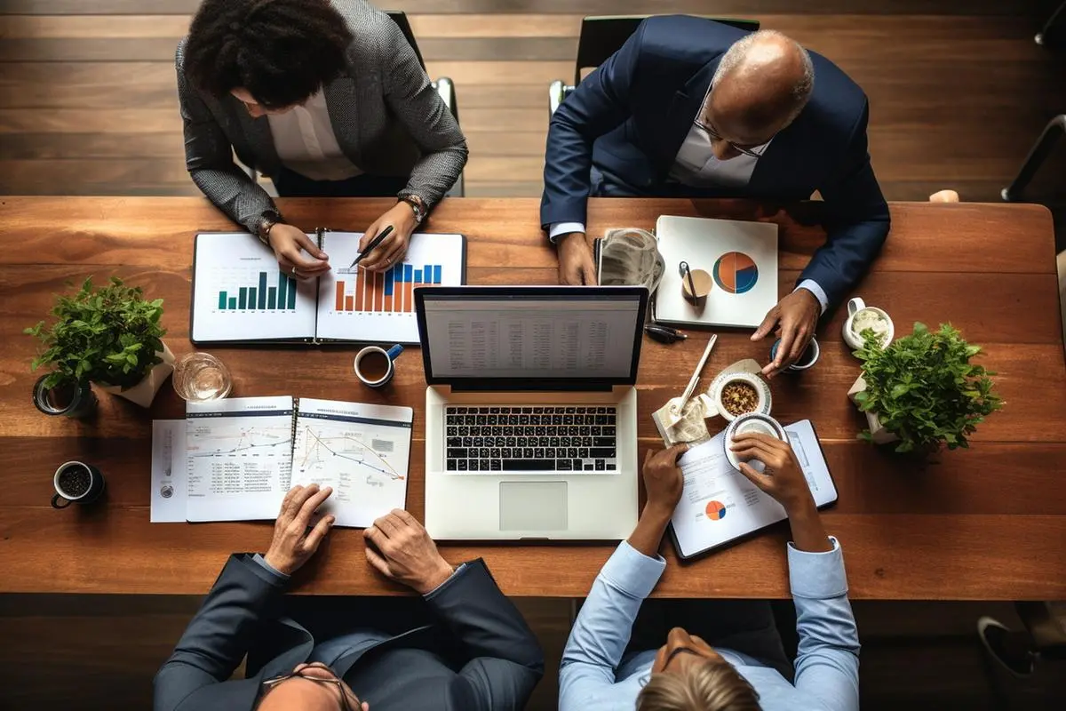 https://images.class.atexcloud.io/view/acePublic/alias/contentid/65f3ddc1-6917-4c8d-83e3-1a06df1c4b45/0/riunione-di-lavoro.webp
