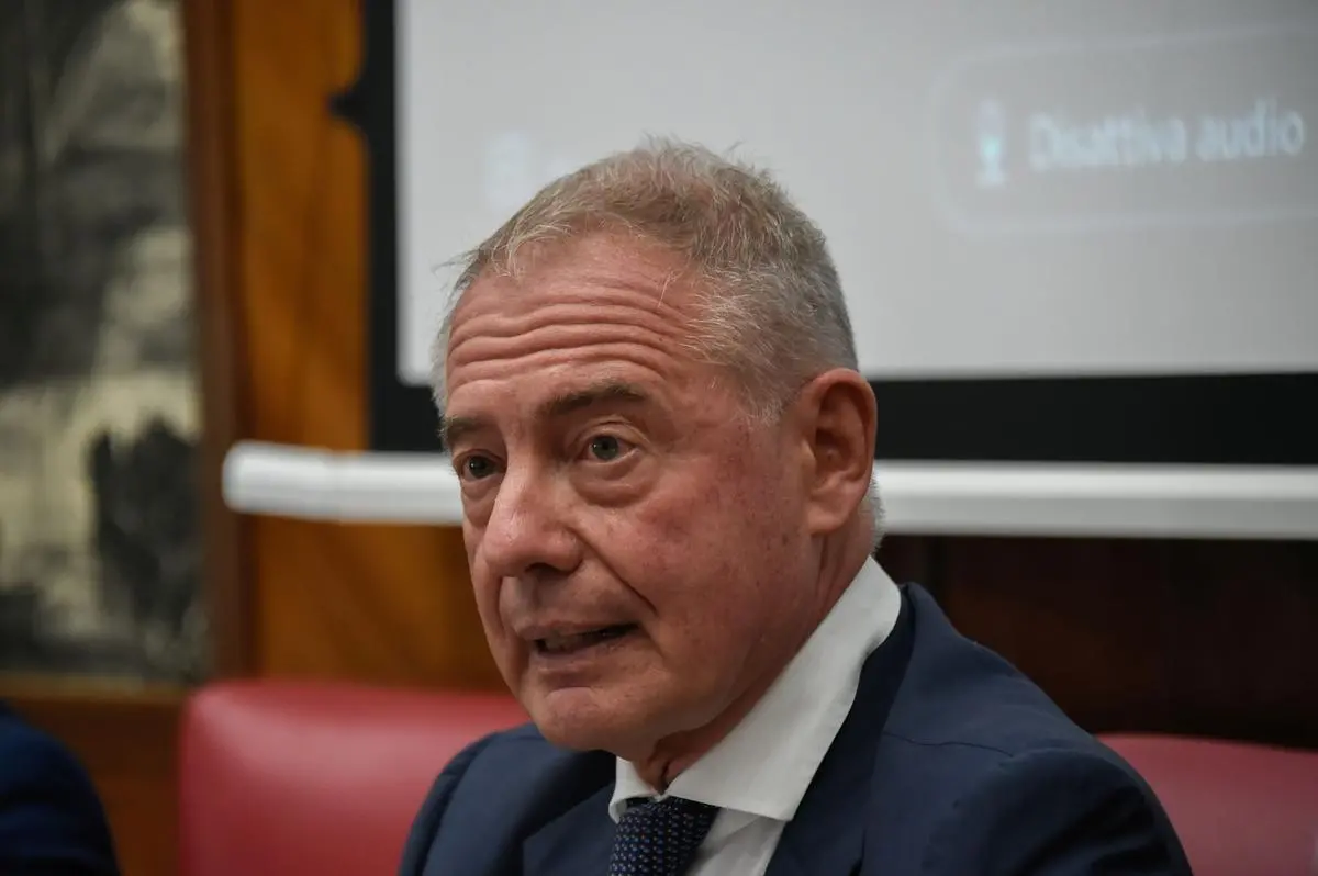 https://images.class.atexcloud.io/view/acePublic/alias/contentid/68de2239-d392-43be-97af-f23854579eda/0/il-ministro-delle-imprese-incontra-le-organizzazioni-sindacali-per-l-accordo-di-programma-interistituzionale.webp