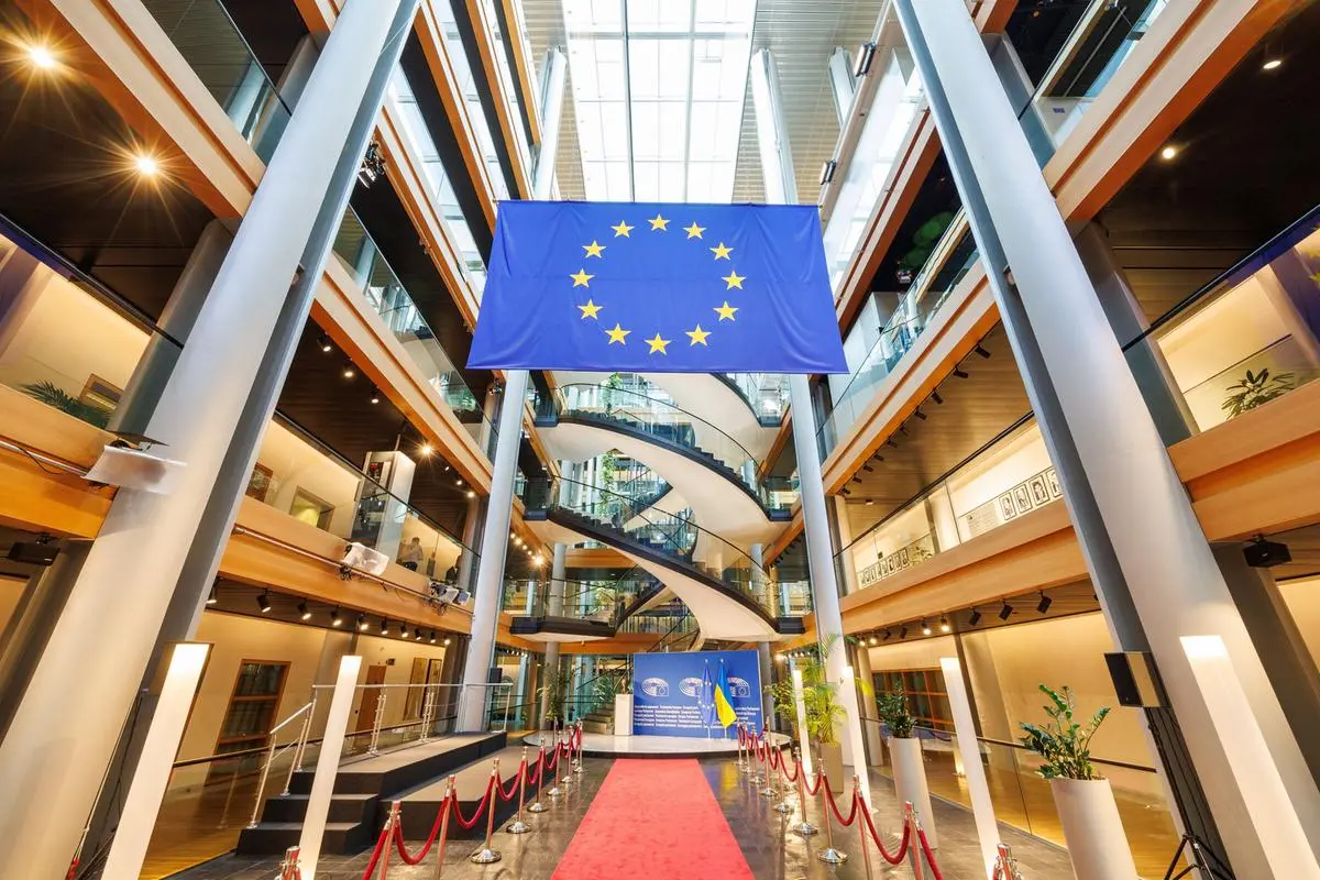 https://images.class.atexcloud.io/view/acePublic/alias/contentid/7182419e-9498-4ca3-8fcf-32de93c361b3/0/parlamento-europeo.webp