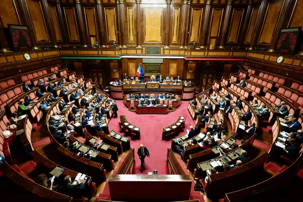 https://images.class.atexcloud.io/view/acePublic/alias/contentid/7990cdd2-6058-46c4-8fb4-a60d3649a747/0/senato-comunicazione-del-presidente-del-consiglio-giorgia-meloni-prima-del-consiglio-ue.webp