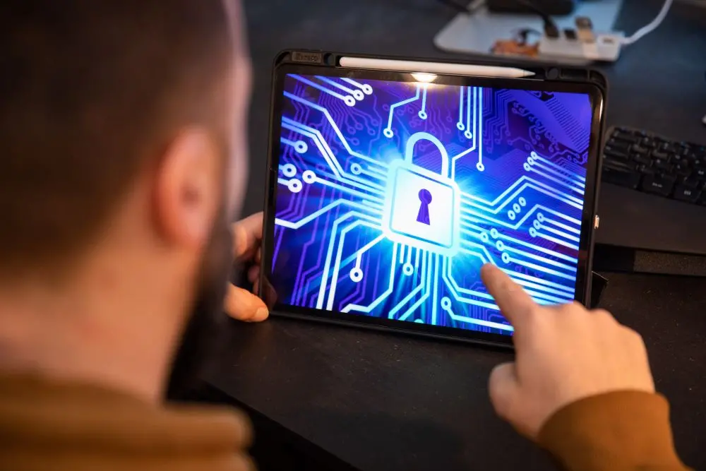 https://images.class.atexcloud.io/view/acePublic/alias/contentid/7be5c80f-379a-4c23-94b3-004e66936701/0/cybersecurity.webp