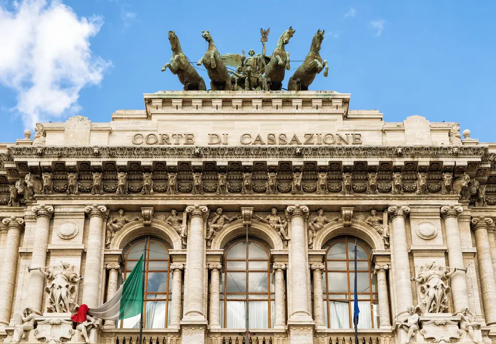 https://images.class.atexcloud.io/view/acePublic/alias/contentid/8641d6f9-97e9-4e58-af90-e89305667142/0/cassazione_frontale-jpg-jpg.webp