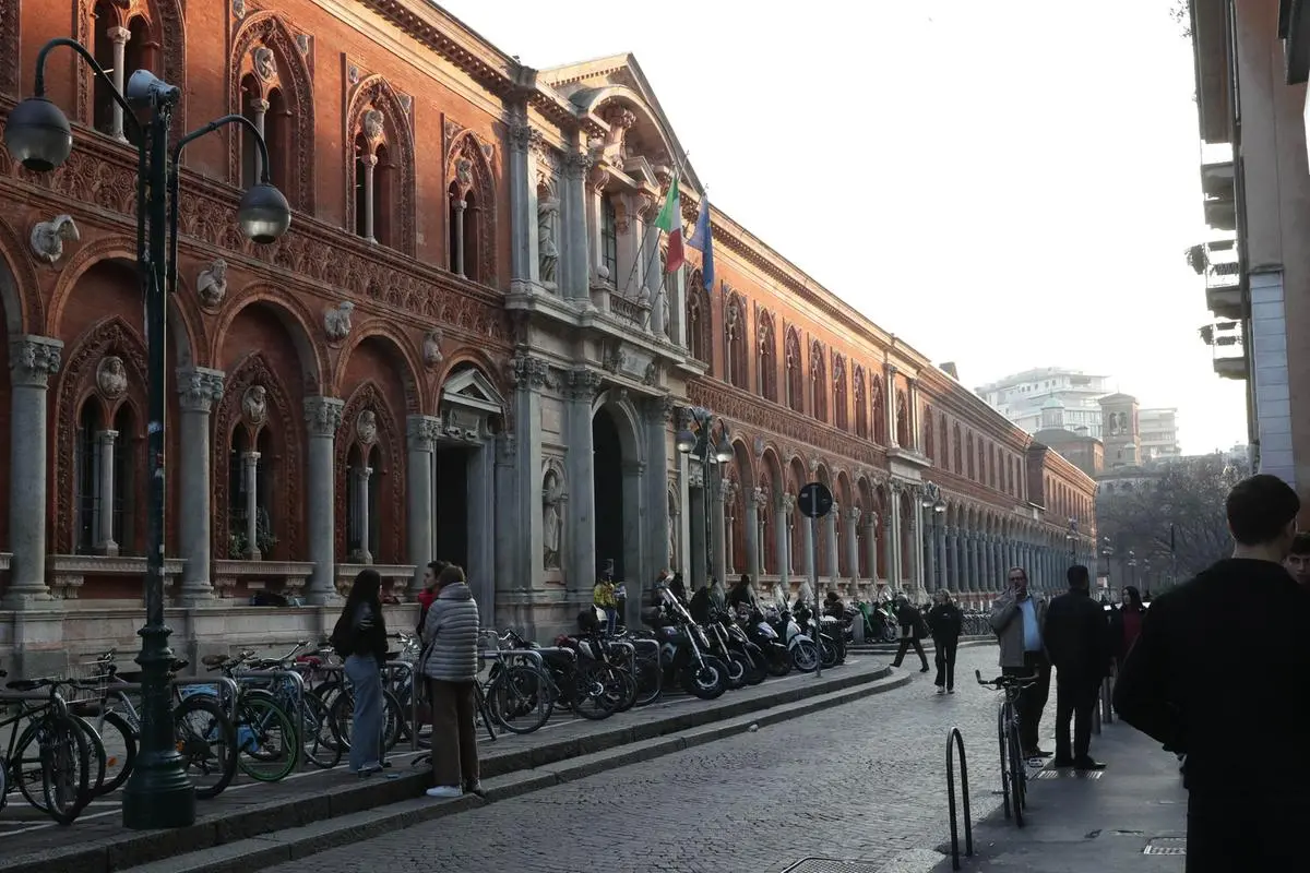 https://images.class.atexcloud.io/view/acePublic/alias/contentid/8912cb69-f285-4217-badf-f1769ae203e3/0/universita-statale-convegno-vogliamo-studiare-contro-le-occupazioni-violente-e-l-odio-per-israele.webp