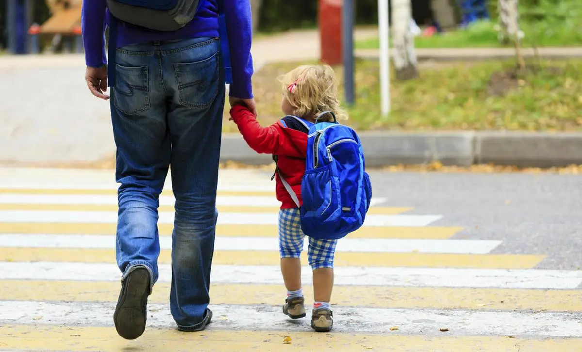 https://images.class.atexcloud.io/view/acePublic/alias/contentid/8f73aa25-e5a6-403a-b4f8-3ad4bb013f1d/0/genitori-figli-jpg.webp