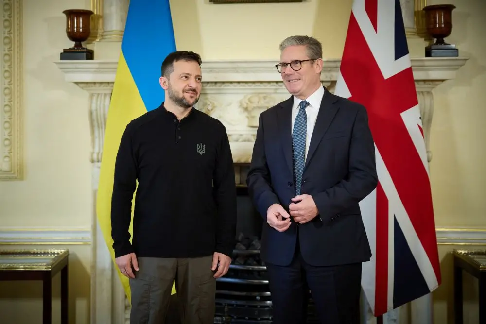 https://images.class.atexcloud.io/view/acePublic/alias/contentid/90457d75-5960-469c-93dd-3c9b8e6ee6d0/0/incontro-tra-zelensky-e-starmer.webp