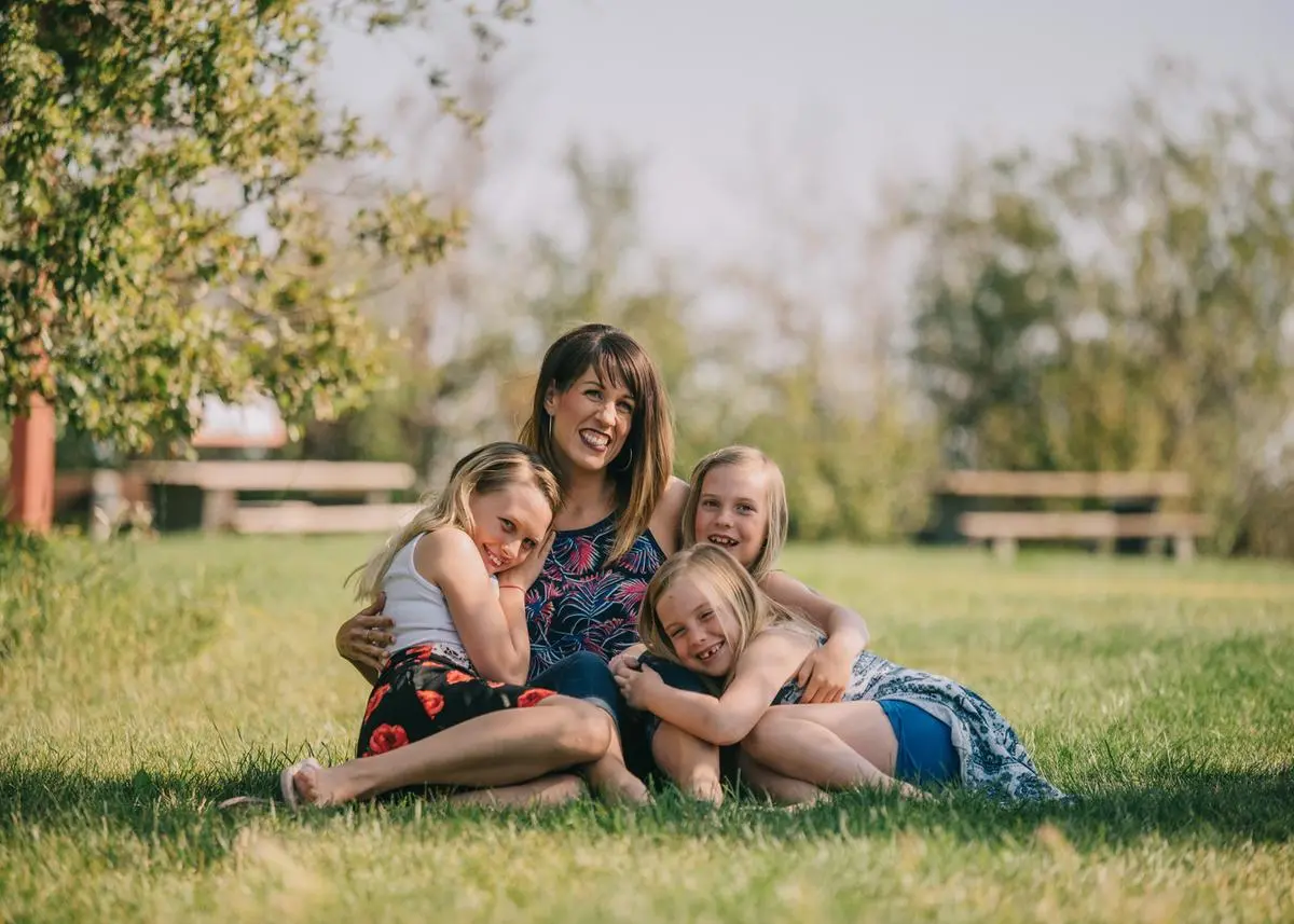 https://images.class.atexcloud.io/view/acePublic/alias/contentid/911cc50f-1da2-429c-998c-5029fe2a8497/0/shelleywiart-family-4447538-jpg.webp