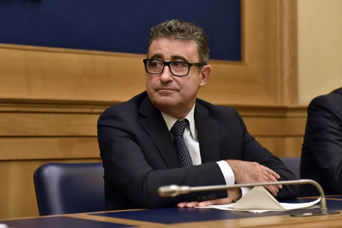 https://images.class.atexcloud.io/view/acePublic/alias/contentid/a5158b03-e005-4606-ac88-aad785e5e147/0/human-rights-italia.webp