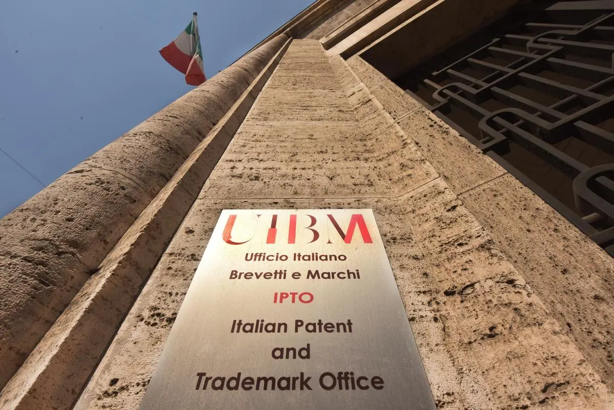 https://images.class.atexcloud.io/view/acePublic/alias/contentid/b358e337-28dc-41c1-9812-60c460f9b774/0/roma-deserta.webp