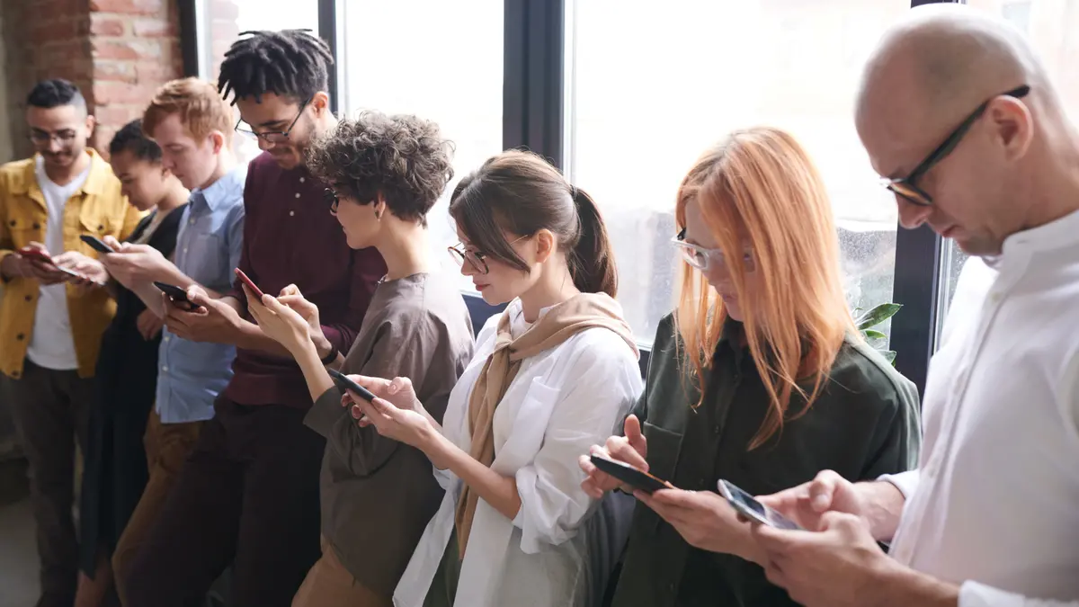 Smartphone Sempre con Noi: L'Indagine Rivela che il 91% degli Italiani Non Può Farne a Meno! Classifica dei Dispositivi Tech Più Amati