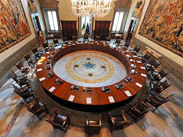 https://images.class.atexcloud.io/view/acePublic/alias/contentid/b8cad024-6088-48d6-abfb-17f15dfa5ece/0/consiglioministri2011-jpg.webp
