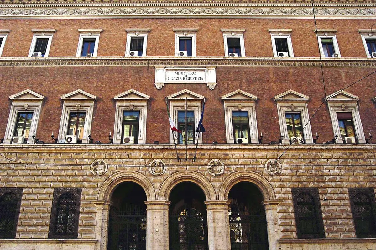https://images.class.atexcloud.io/view/acePublic/alias/contentid/befd8fb4-e639-44b6-a8a6-6d235fc98176/0/ministero_della_giustizia_cover-jfif.webp