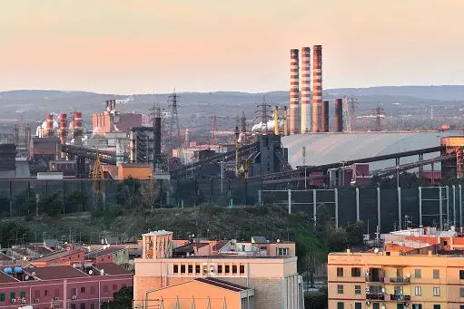 https://images.class.atexcloud.io/view/acePublic/alias/contentid/c7b254ac-f7d6-4e1a-8ef8-02dce6fd5c34/0/taranto-limpianto-dellacciaieria-ex-ilva-di-taranto-adesso-acciaierie-ditalia-arcelormittal.webp