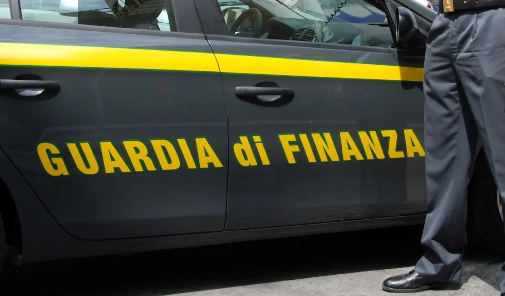 Allarme Gasolio Contaminato: Scoperta Shock della Guardia di Finanza in Toscana - Rischi per i Veicoli e per la Salute!