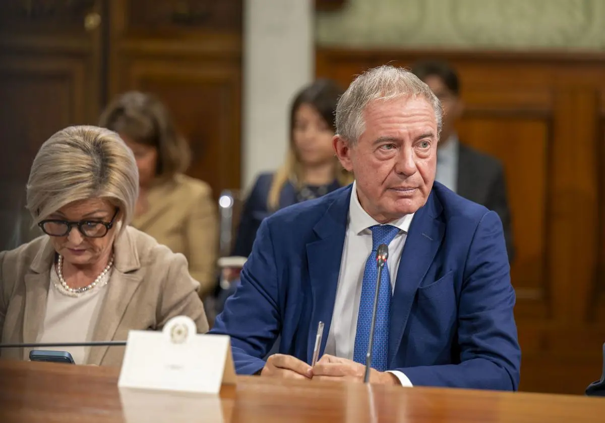 https://images.class.atexcloud.io/view/acePublic/alias/contentid/db7d21a2-7bf4-4ea1-9531-7acb96c9f456/0/convocazione-a-palazzo-chigi-dei-sindacati-per-aggiornamento-acciaierie-d-italia-ex-ilva.webp