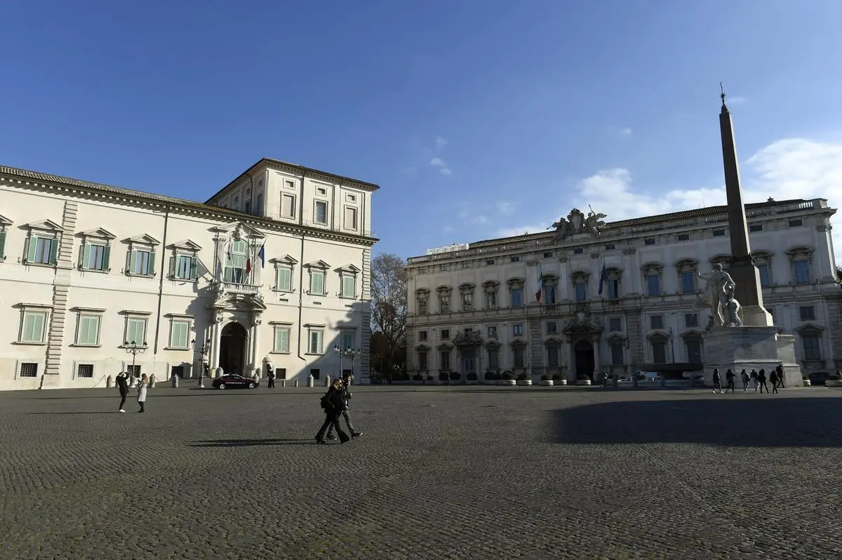 https://images.class.atexcloud.io/view/acePublic/alias/contentid/dfe0d993-bcc7-4c42-97c4-17b15863475f/0/palazzo-del-quirinale.webp