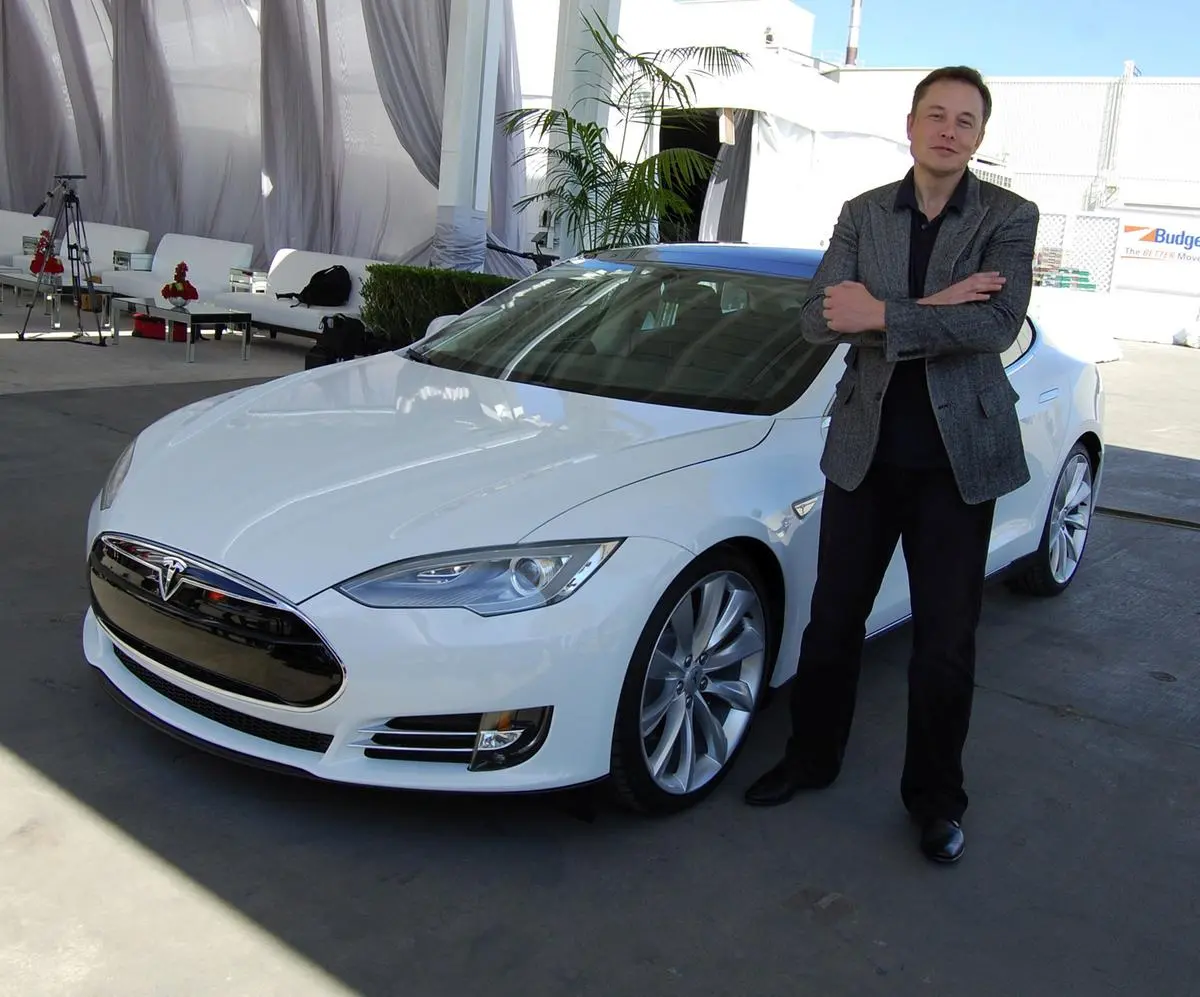 https://images.class.atexcloud.io/view/acePublic/alias/contentid/e08a6d7f-fdfa-4664-b3da-9b67ccbf26d7/0/elon-musk-tesla.webp