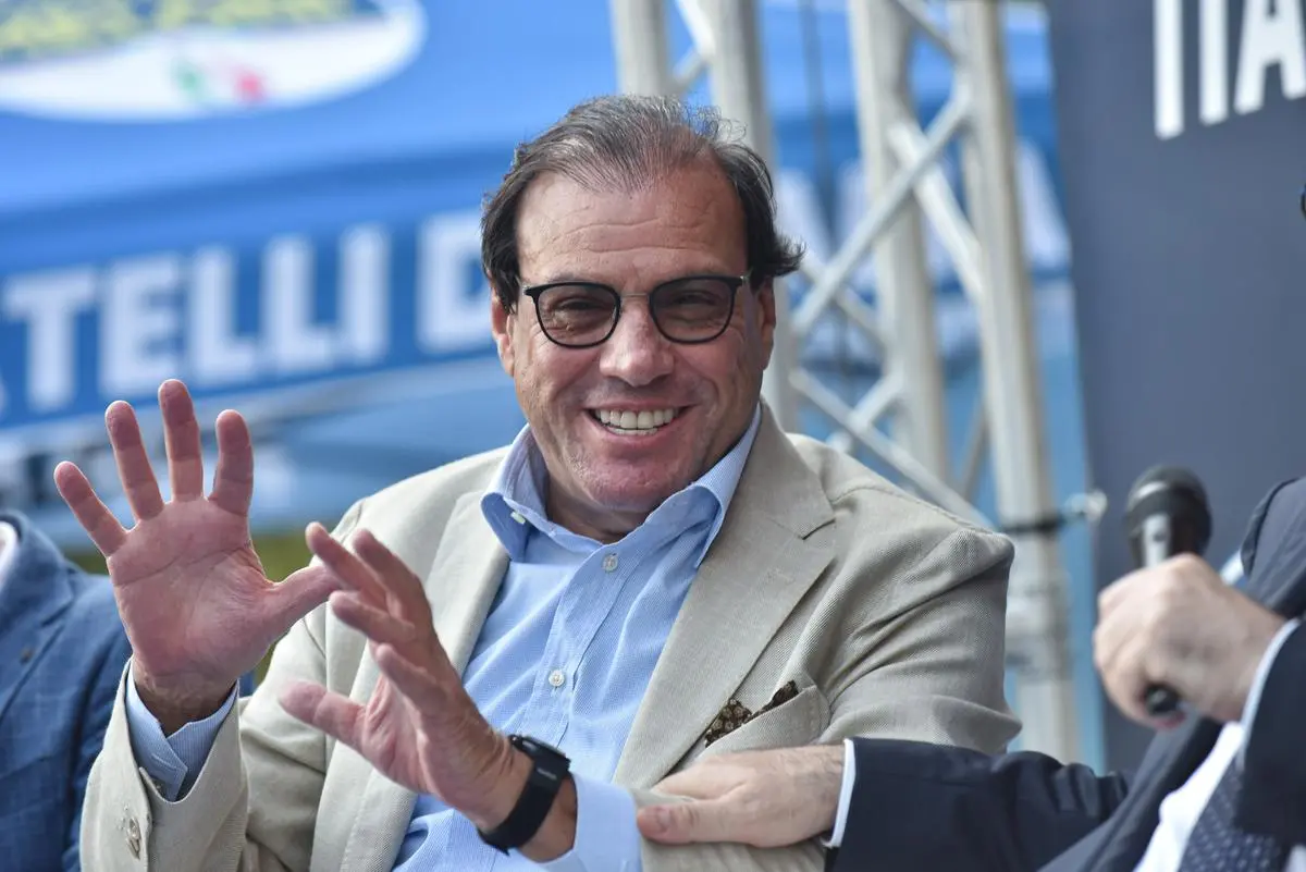https://images.class.atexcloud.io/view/acePublic/alias/contentid/e29d6b6b-ef80-4576-867c-3834e3cea675/0/piazza-italia.webp