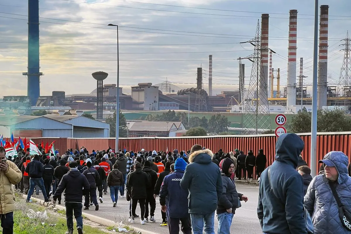 https://images.class.atexcloud.io/view/acePublic/alias/contentid/e47ccada-e3ca-474e-839e-16b3486448f5/0/ex-ilva-manifestazione-di-protesta-a-taranto-per-il-rischio-di-chiusura.webp