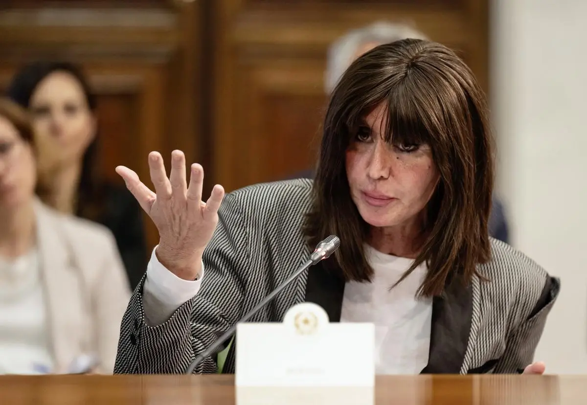 https://images.class.atexcloud.io/view/acePublic/alias/contentid/ecc3f1a8-579a-48e3-a031-abe141b6a4b0/0/cabina-di-regia-sul-piano-mattei-il-presidente-meloni-presiede-la-riunione-a-palazzo-chigi.webp