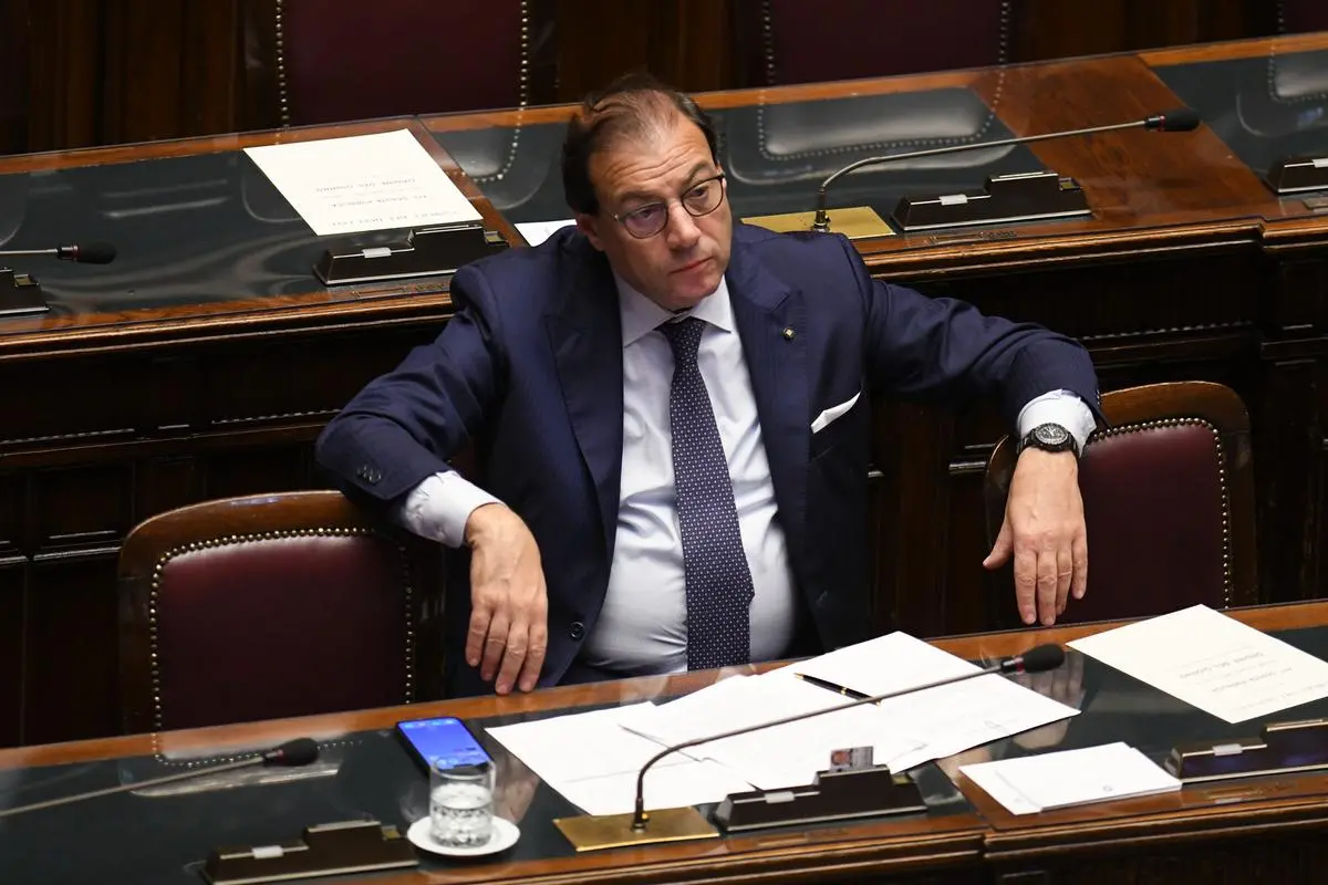 https://images.class.atexcloud.io/view/acePublic/alias/contentid/ef9326ec-c861-4414-8fec-1d2994941679/0/esame-del-documento-di-finanza-pubblica.webp