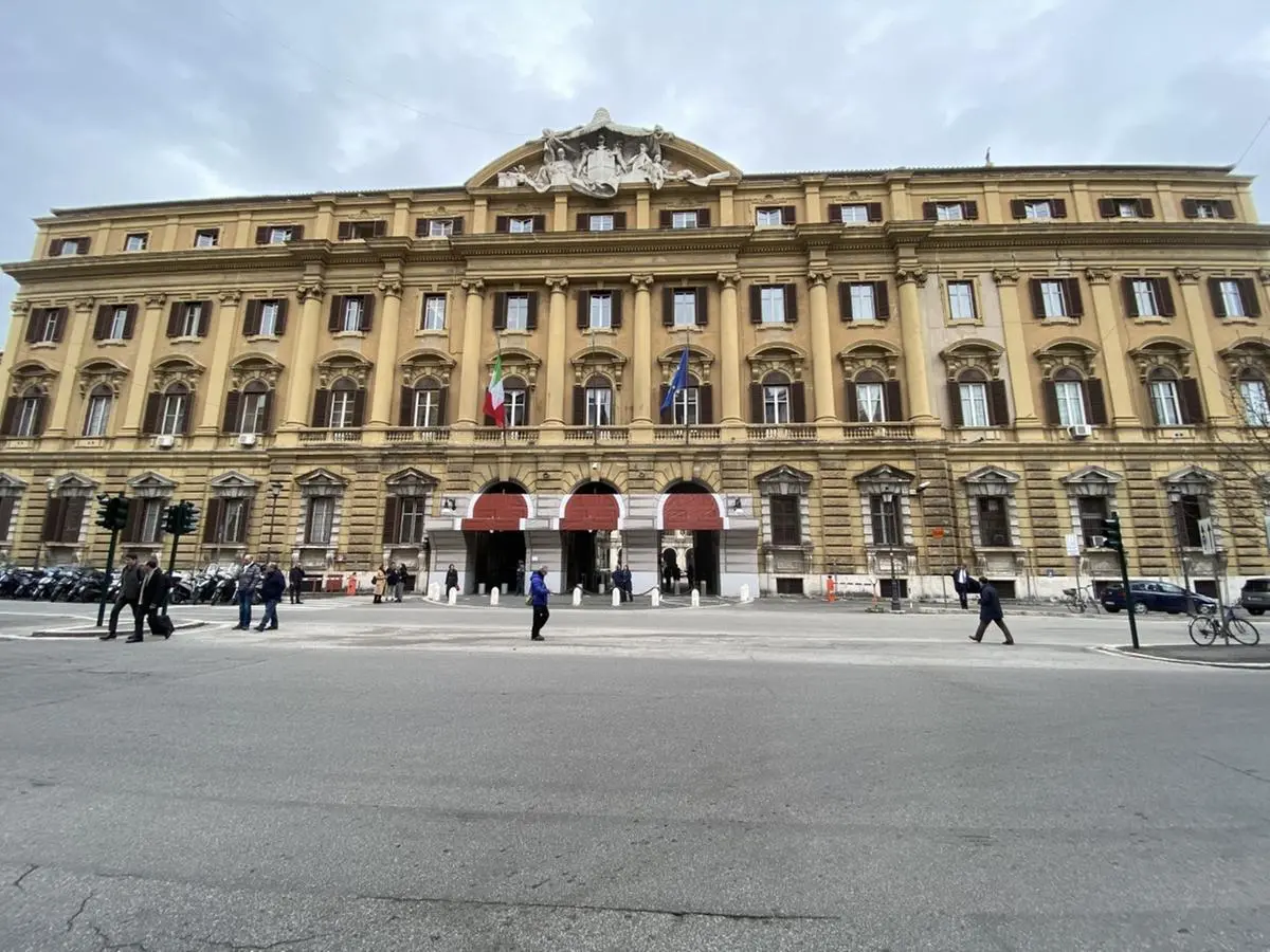 https://images.class.atexcloud.io/view/acePublic/alias/contentid/f31c0e6e-68b0-4fc1-9481-c6d033f4610a/0/mef.webp