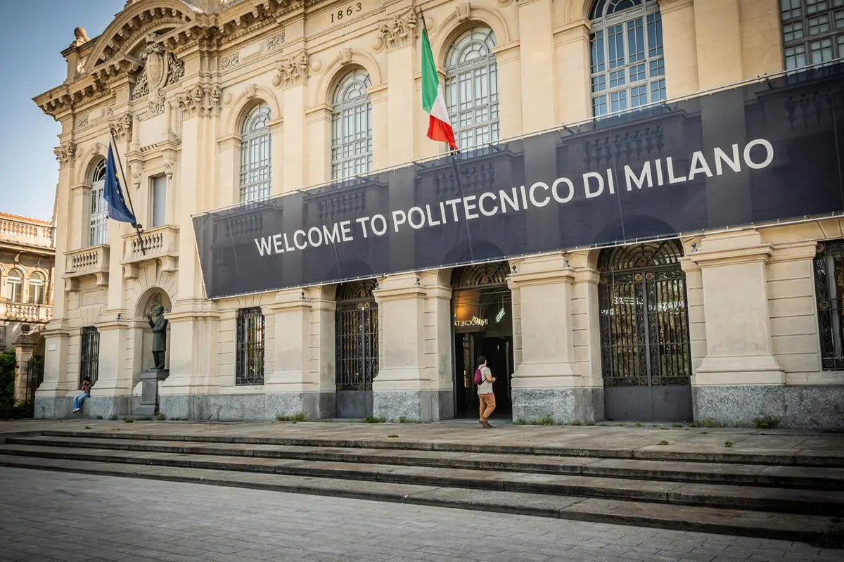 https://images.class.atexcloud.io/view/acePublic/alias/contentid/f36dacea-5867-40f6-b420-fd6947ea9671/0/politecnico.webp