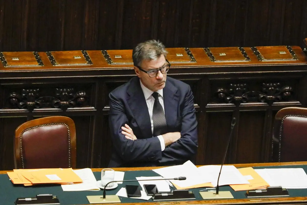 https://images.class.atexcloud.io/view/acePublic/alias/contentid/f561499b-656b-430b-b430-5af5b7d0442a/0/camera-aula-question-time-col-ministro-del-mef-giancarlo-giorgetti.webp