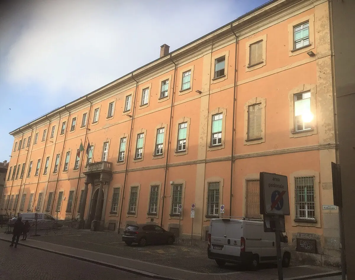 https://images.class.atexcloud.io/view/acePublic/alias/contentid/fd7fdb42-f3bd-4ce3-84ac-ce90b97333c4/0/palazzo_del_tribunale_pavia-jpg.webp