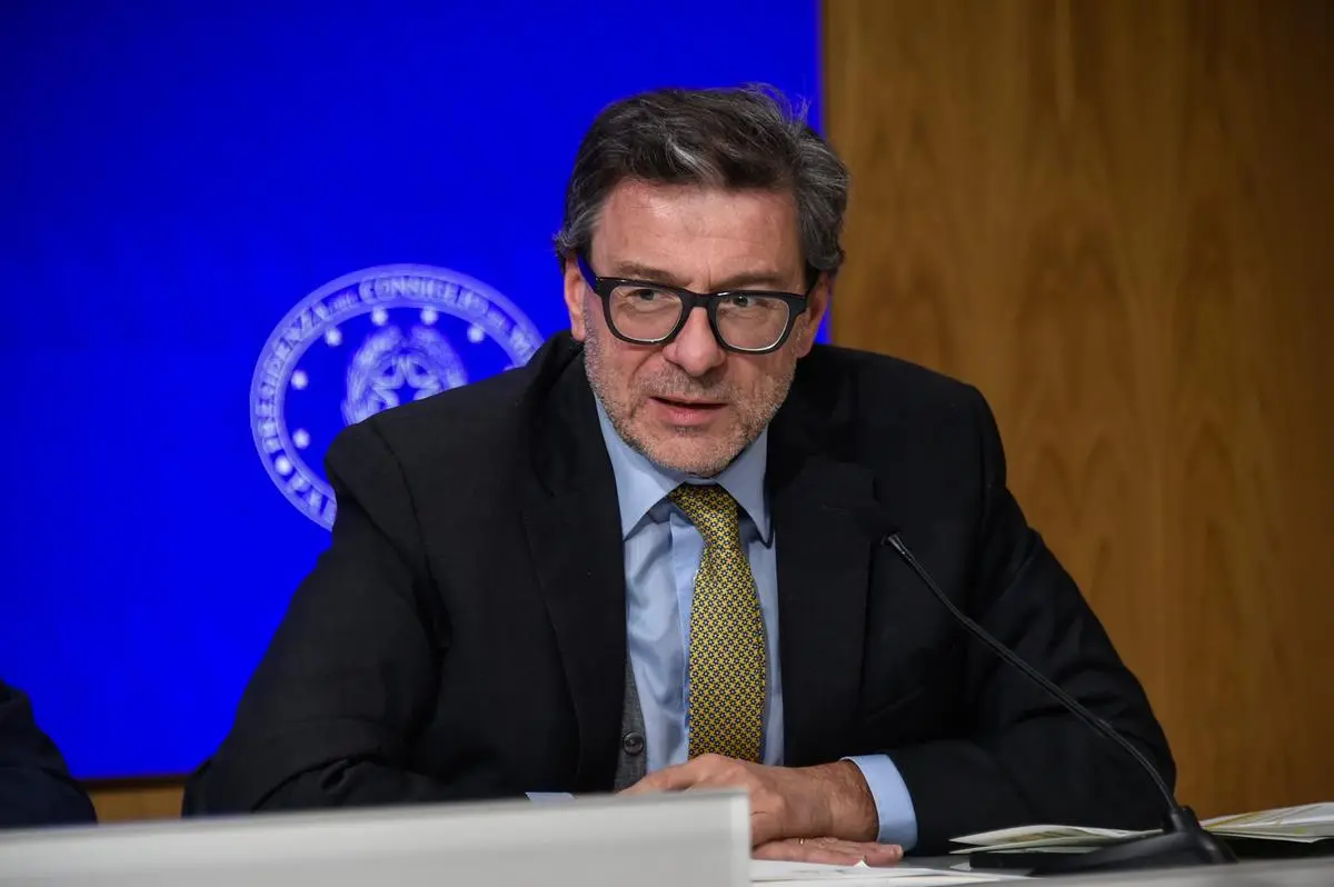 https://images.class.atexcloud.io/view/acePublic/alias/contentid/fdbbd85b-b049-4528-80f4-b625832b9ff9/0/conferenza-stampa-dopo-il-cdm.webp